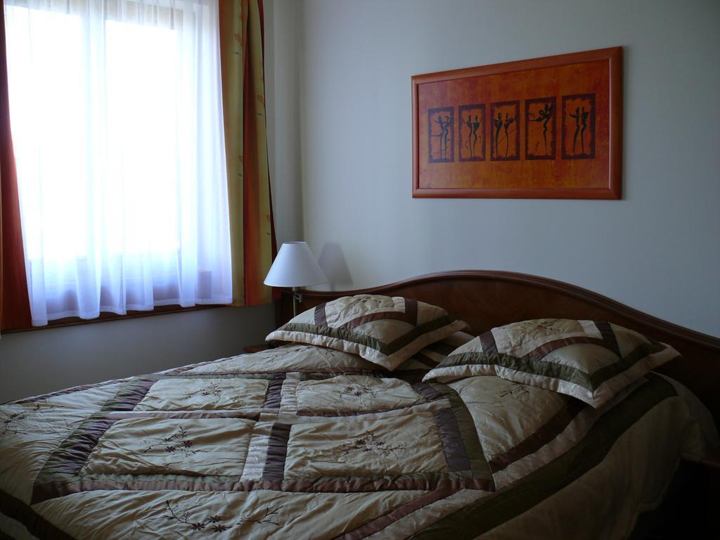 Szerencsemak Panzio Apartment Kehidakustany Room photo